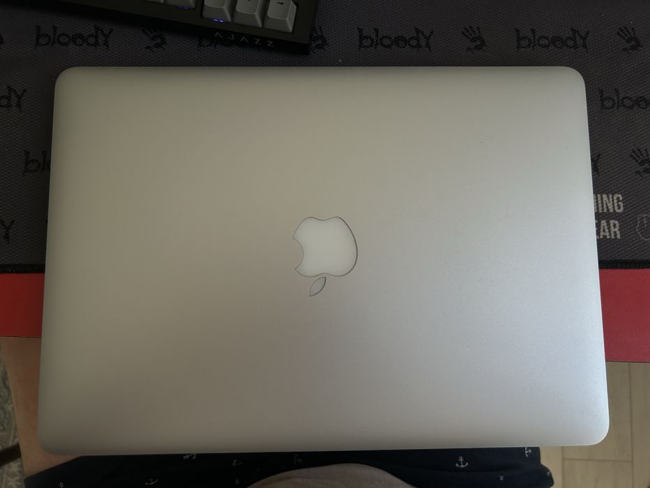 Продам MacBook Air 13”