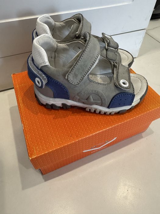 Продам сандалии Производство Турция, размер 23