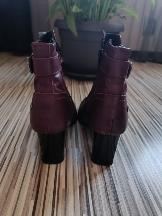 Дамски боти на ток от естествена кожа - бордо