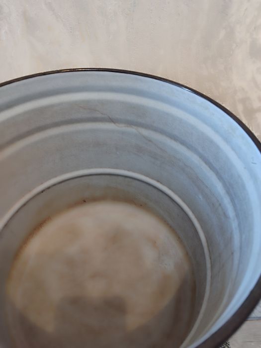 Кастрюля б/у эмалированная