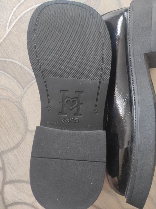 Продам новую обувь