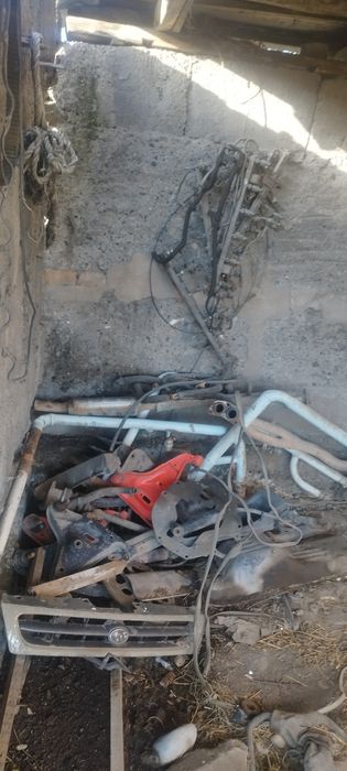 Запчасти на Ниссан лаурель