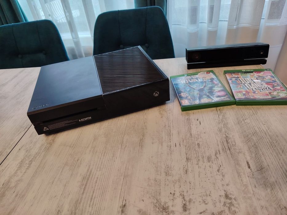 Vand xbox one cu kinekt plus 2 jocuri pt kinect