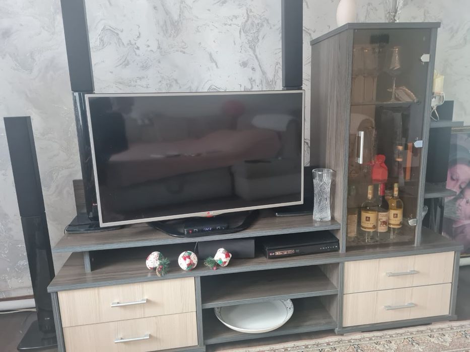 Стенка  для гостиной или зала