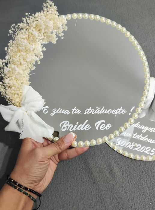 Oglinda gatit mireasa