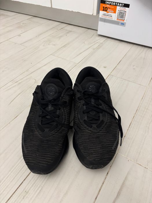 Маратонки NIKE black