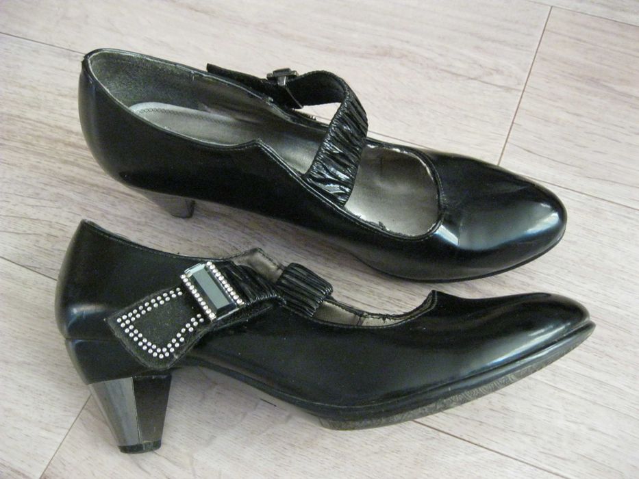 Полусапожки ,туфли, босоножки