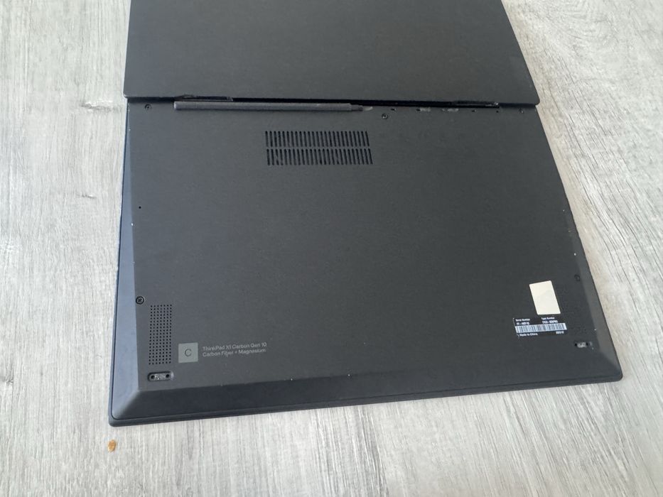 Lenovo thinkpad x1 carbon gen10 DEFECT