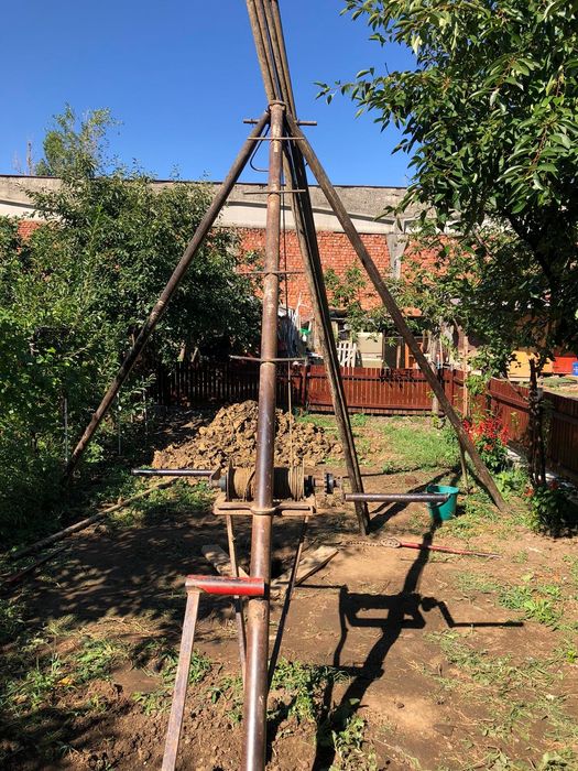 Foraje puțuri și denisipări piloni de sustinere