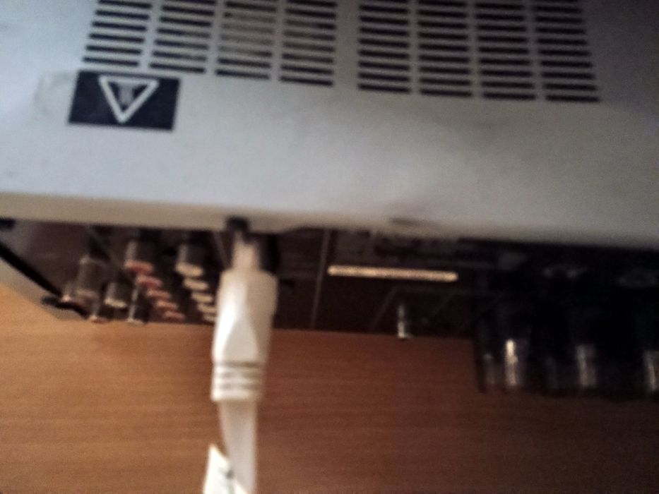 Продавам Yamaha R-S 300