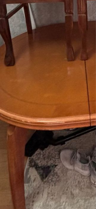 Продается стол со стульями