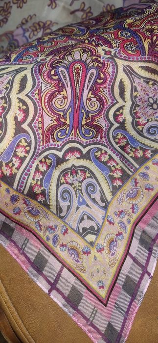 Batic vaporos, colorat! Plus esarfa verde bonus!