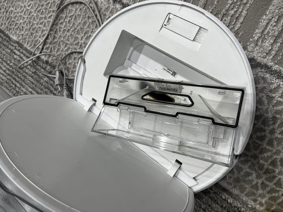 Продам робот пылесос