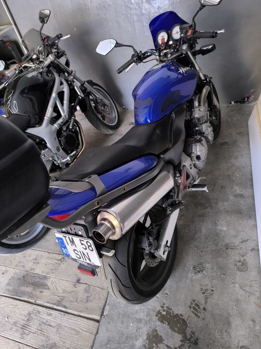 Honda Hornet 600 cbf pc34 Suzuki SV650