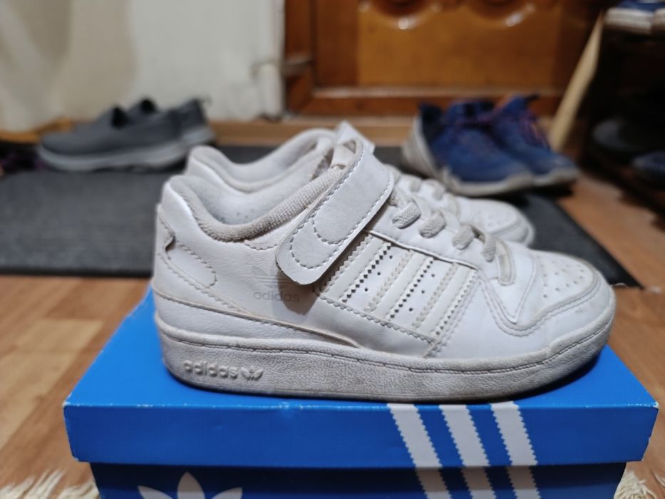 Детские кроссовки adidas