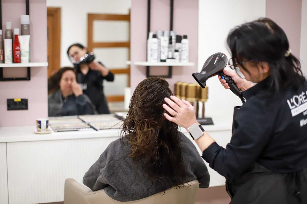 Angajare echipa hairstylist&manichiurista