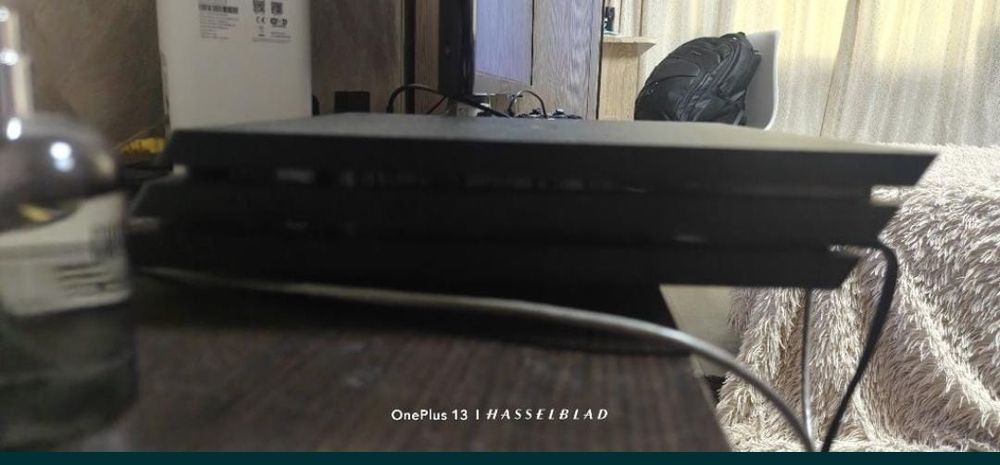 Продам пс 4 про 1 тб(читать описание)