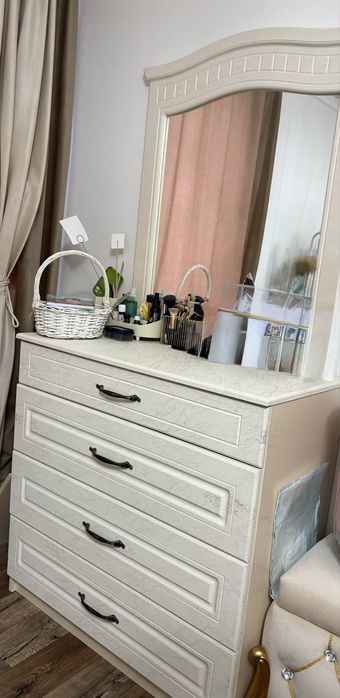 Продаю Спальный гарнитур