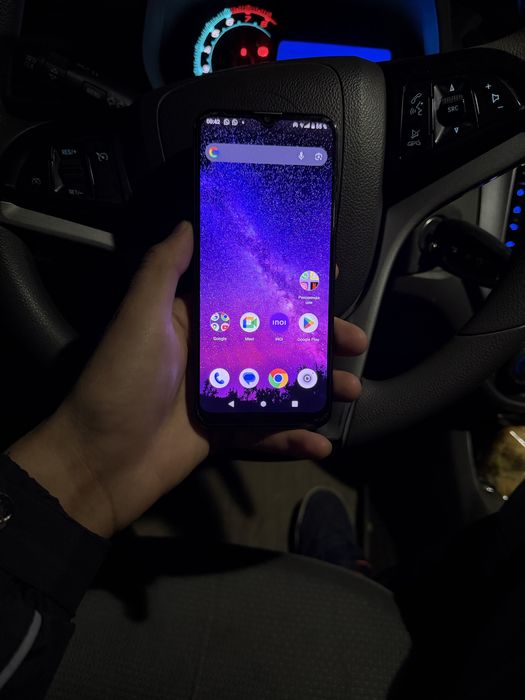 Продаю телефон хорошый