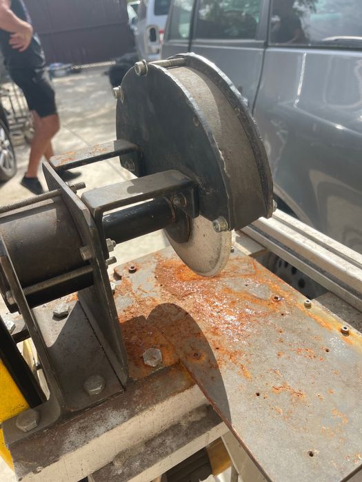 Polizor profesional cu banc