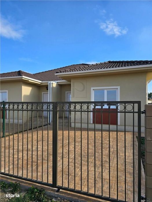 Duplex pe parter - zona buna - toate utilitatile