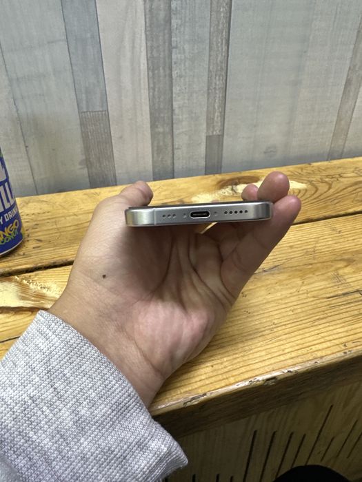 Iphone 16 pro White