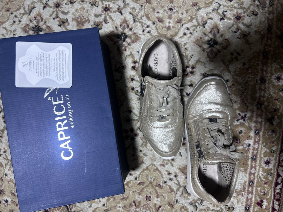 Кроссовки CAPRICE золотой
