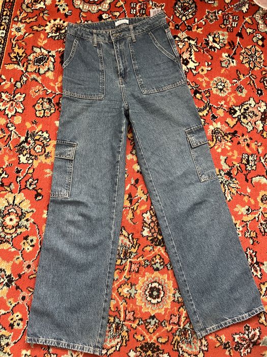 Продам женские джинсы