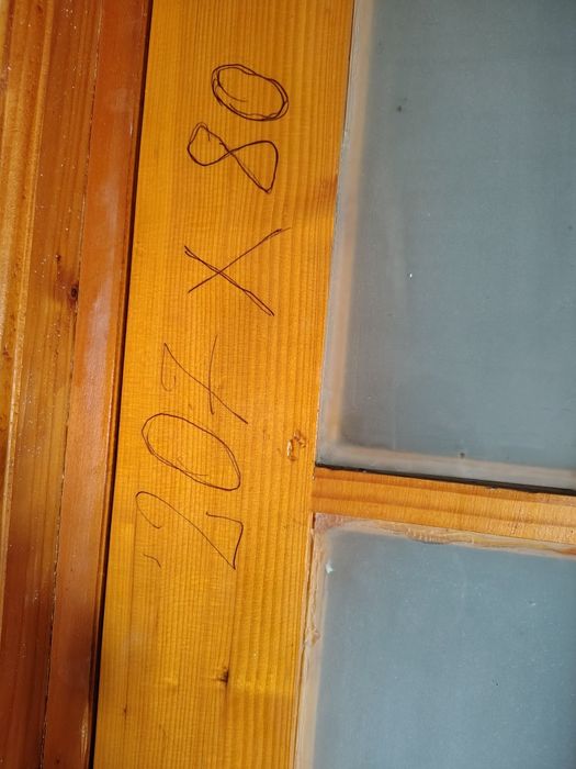 Uși de lemn de vânzare