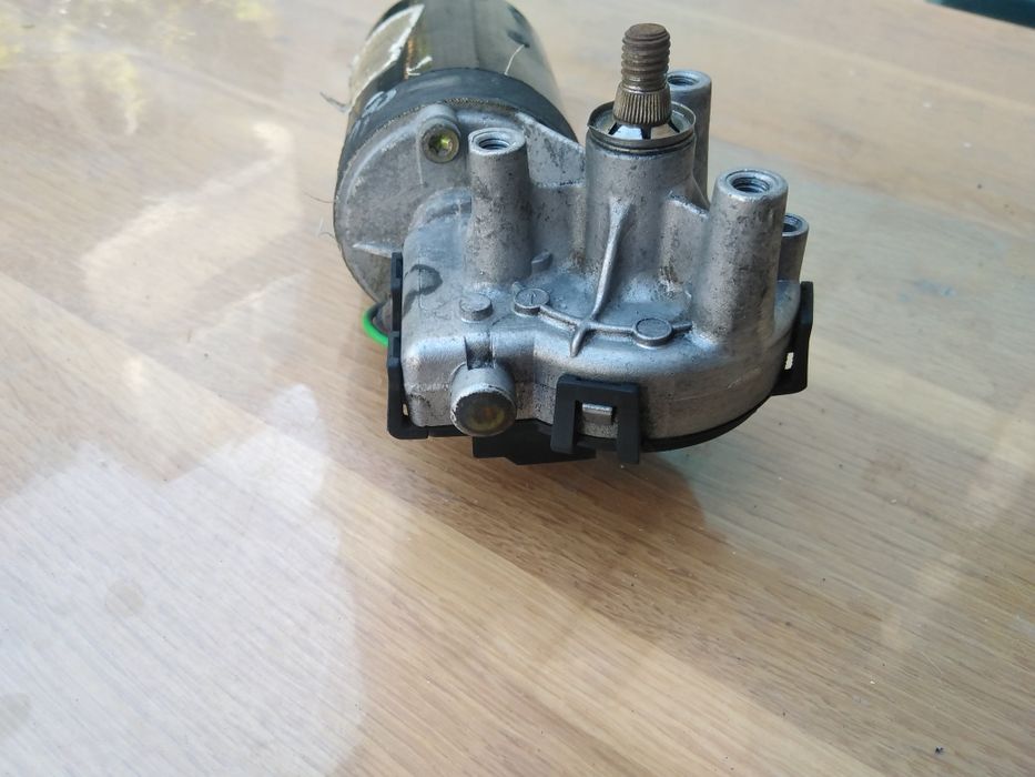 Машинка за чистачки Пасат б5