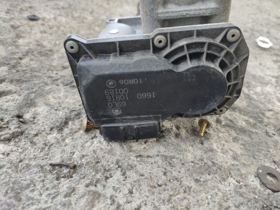 Дросел клапа за Suzuki Swift 1.2i