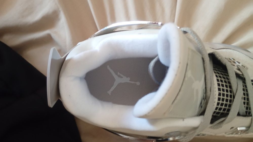 Jordan 4 Frozen Moments