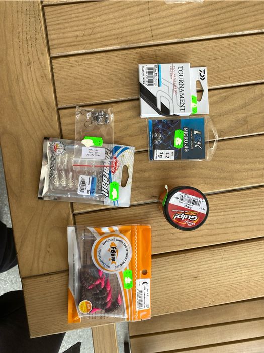 Combo mulinetă Daiwa Legalis Lt3000-C, lansetă Azaki Spin 7'0+articole