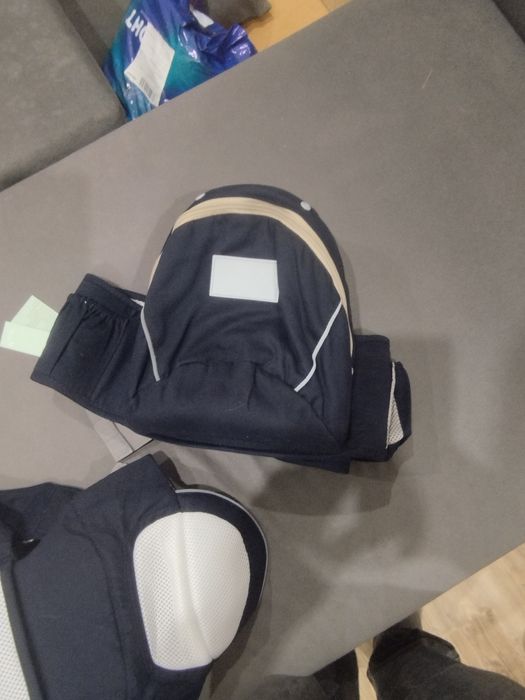 Здравейте, продавам чисто ново кенгуру от 0 до 36 месеца.