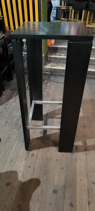 Продавам барови маси