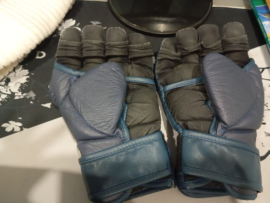 Продам перчатки арб краги