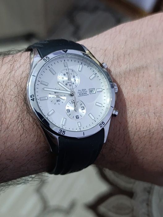 Alba соат сотилади
