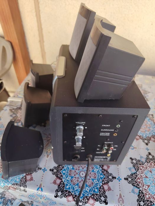 Sistem audio 5.1 cu subwoofer