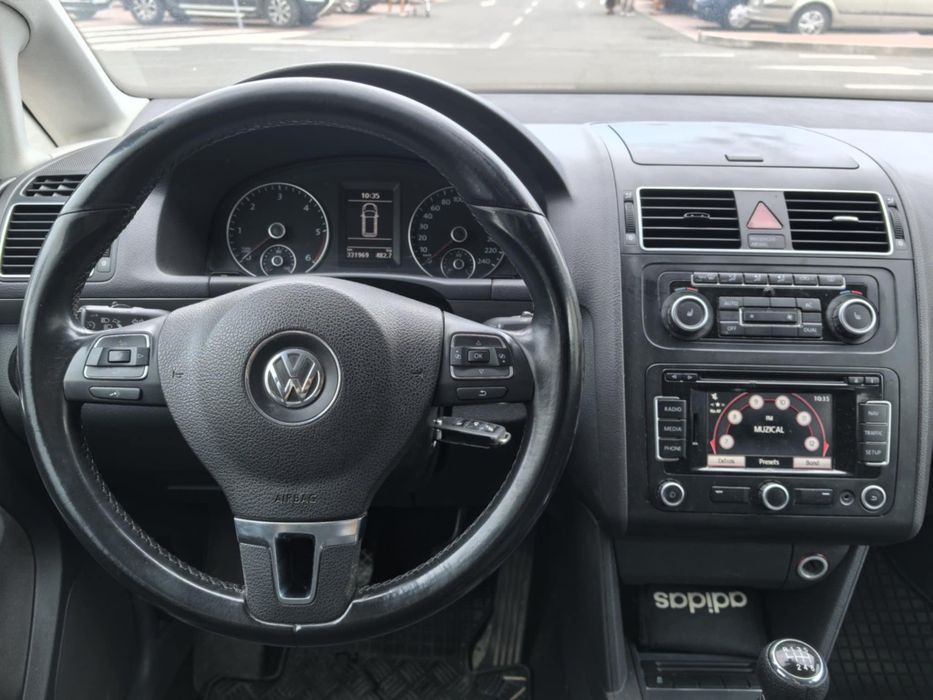 VOLKSWAGEN Touran 2012 — imagine 5