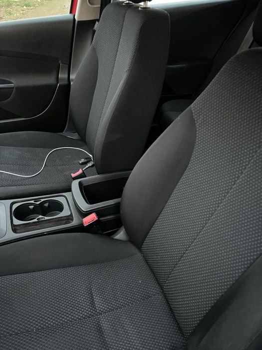 Продавам Volkswagen Passat