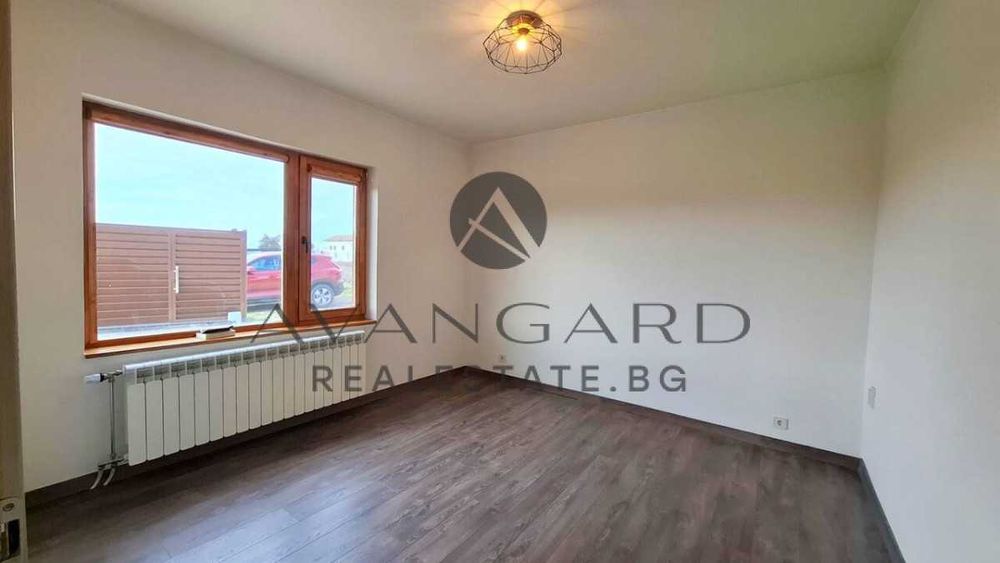 оф.25077 Самостоятелна къща в с. Скутаре