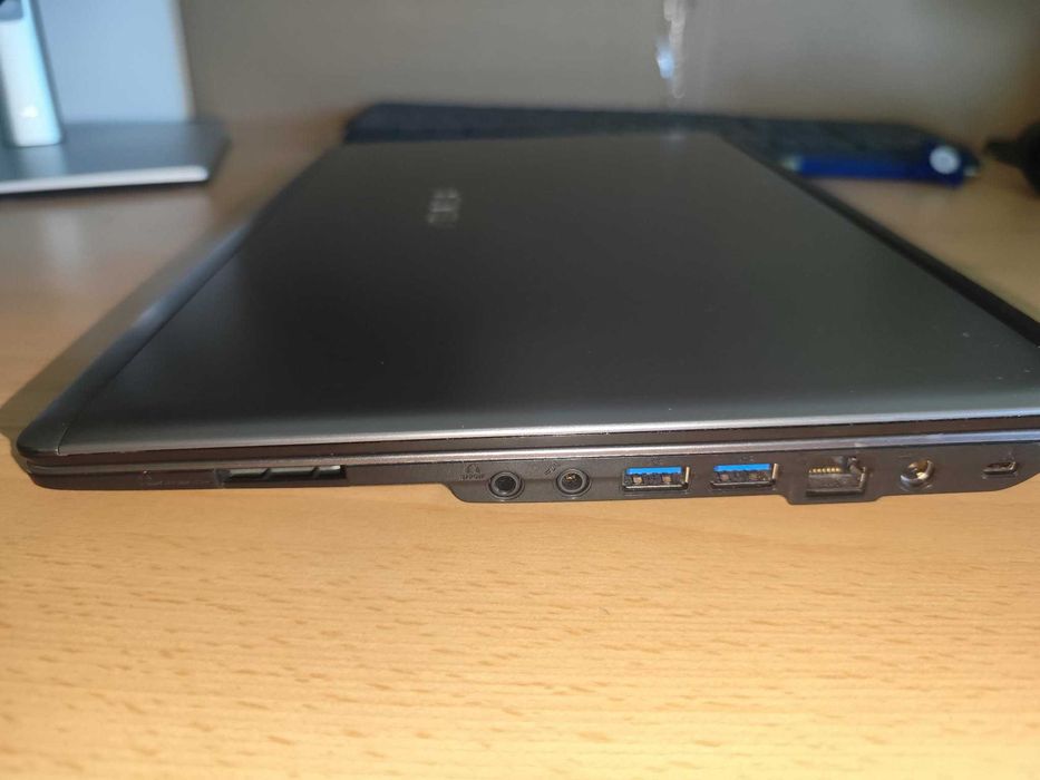Asus U32, carcasa din metal, Amd E450, 4Gb, 500Gb Hdd, garantie!