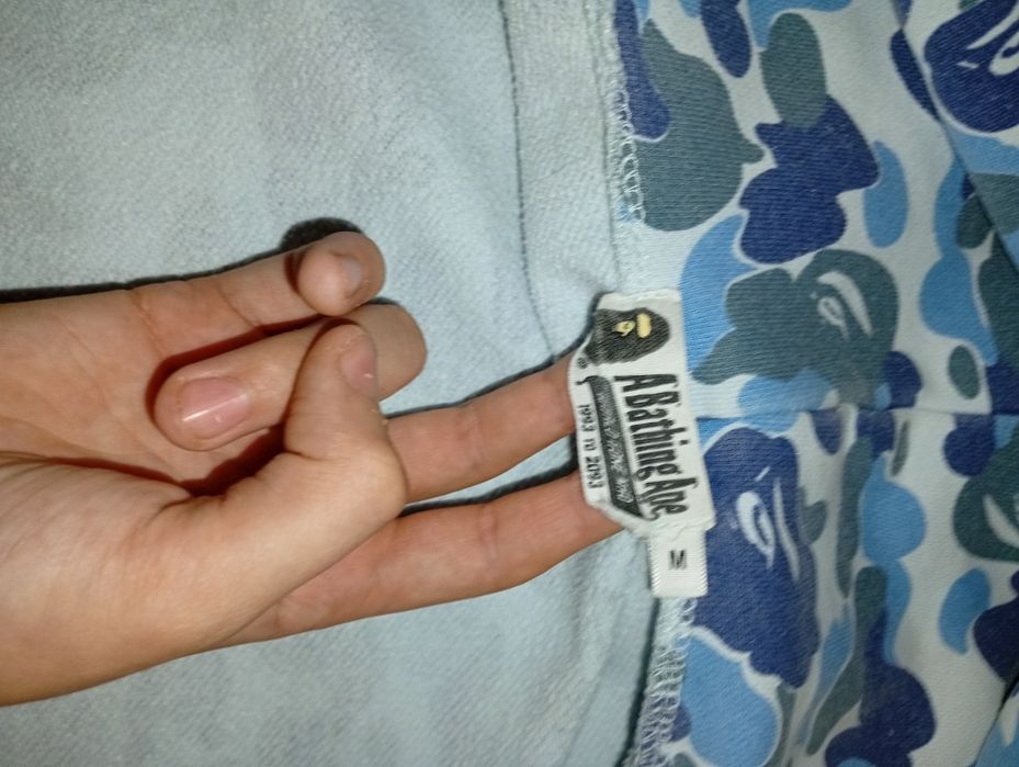 Hanorac bape are fermoar schimbat