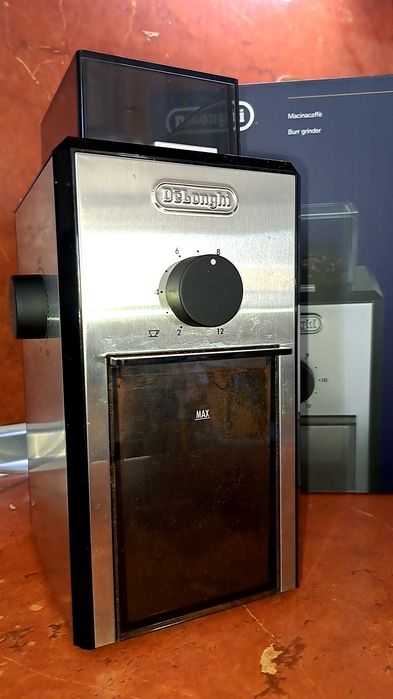 Електрическа Кафемелачка DeLonghi