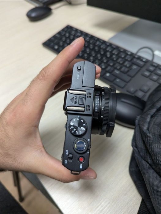 Камера Leica d lux 6