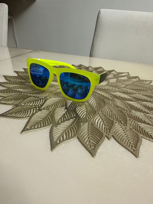 Продаются очки солнцезащитные