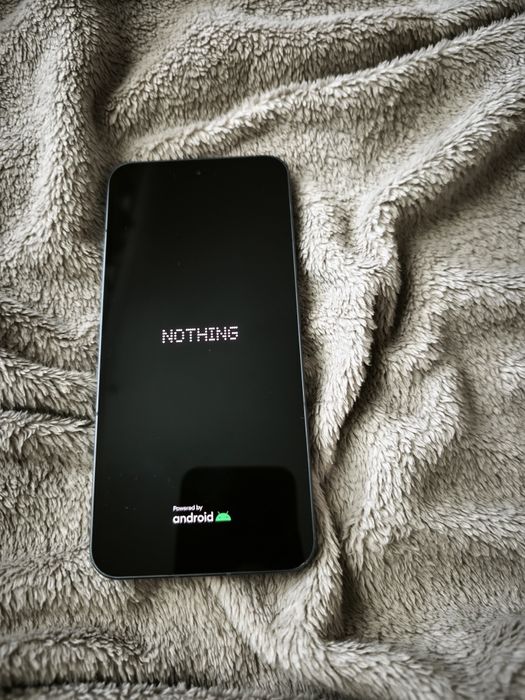 Nothing Phone (2)