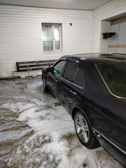 Мерседес бенз 210