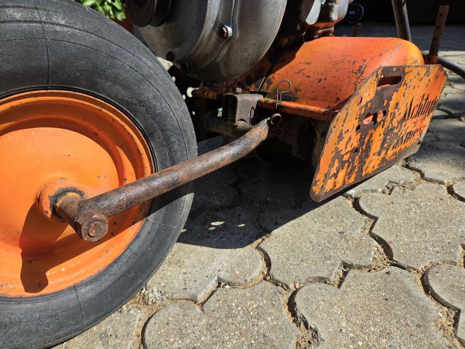 Vand motocultor defect