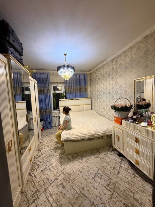 Продается 2х квартира Чирчик 10 микрорайон